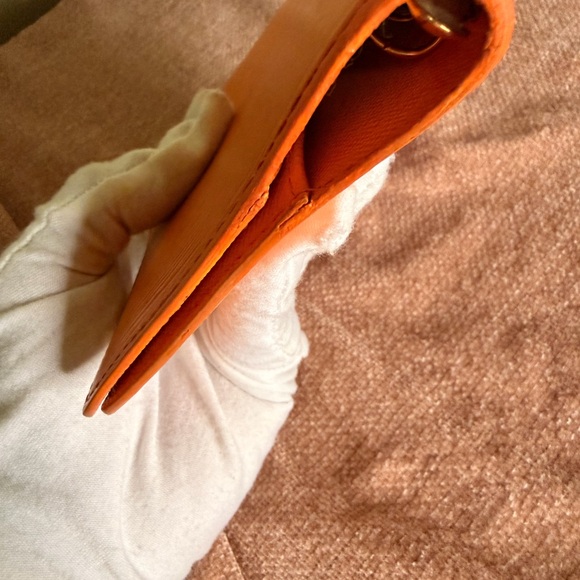 Louis Vuitton Vibrant Orange Epi Leather Agenda - Picture 15 of 15